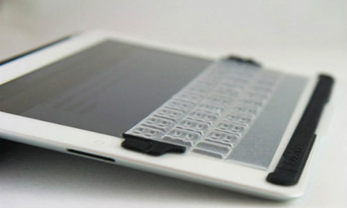 Physical keyboard for iPad