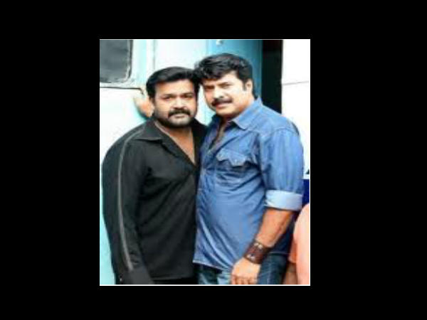 ഫേസ്ബുക്കുകളില് നിറയും താരങ്ങള്