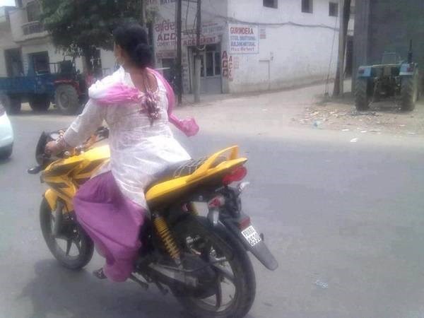 തകര്ത്തു