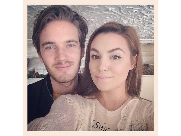 വീഡിയൊ ഗെയിമുകള്‍ കളിച്ച് 2.6 മില്ല്യണ്‍ പൗണ്ട് ഉണ്ടാക്കുന്ന ഒരാള്‍..!