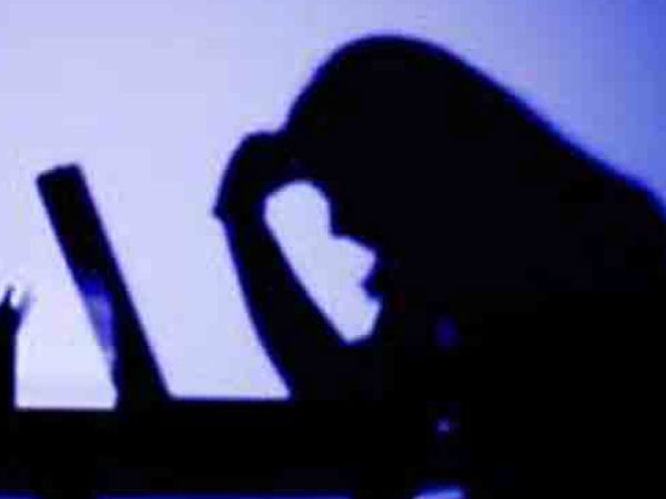 പ്രണയത്തെ നശിപ്പിക്കുന്നത് സ്മാര്‍ട്ട്‌ഫോണുകളാണെന്ന് ചൈനക്കാര്‍...!