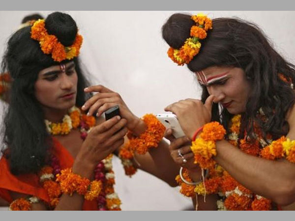 20 വര്‍ഷങ്ങള്‍ക്ക് ശേഷം ഇന്ത്യയില്‍ മൊബൈല്‍ വില്‍പ്പനയില്‍ ഇടിവ്...!