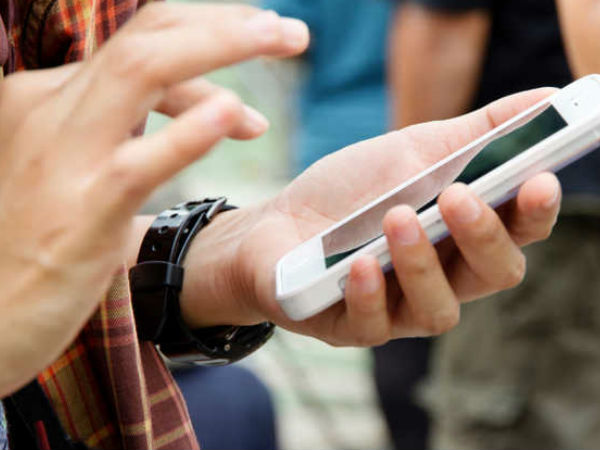 20 വര്‍ഷങ്ങള്‍ക്ക് ശേഷം ഇന്ത്യയില്‍ മൊബൈല്‍ വില്‍പ്പനയില്‍ ഇടിവ്...!