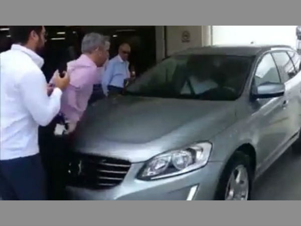 ഡ്രൈവറില്ലാ കാര്‍ പരീക്ഷണ ഓട്ടത്തിനിടെ ഒരാളെ ഇടിച്ചു വീഴ്ത്തി...!