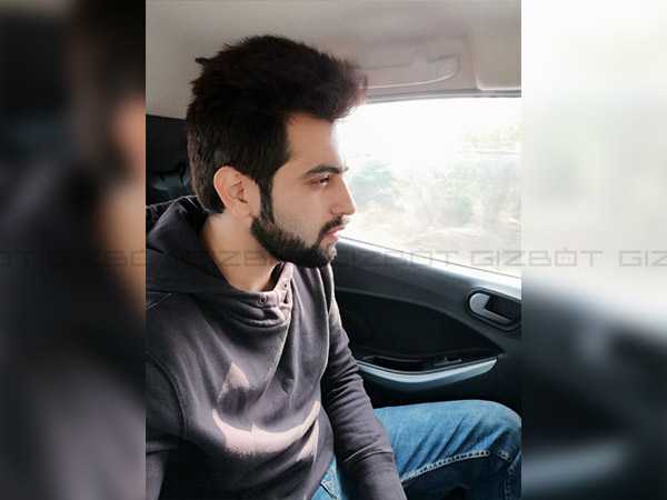 യഥാര്ത്ഥ നിറങ്ങള്