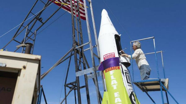 ഭൂമി പരന്നതാണെന്ന് തെളിയിക്കാൻ റോക്കറ്റിൽ കയറിവിട്ടതാ; അവസാനം