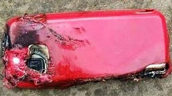 ഫോണ്‍ പൊട്ടിത്തെറിച്ച് പെണ്‍കുട്ടി മരിച്ചു