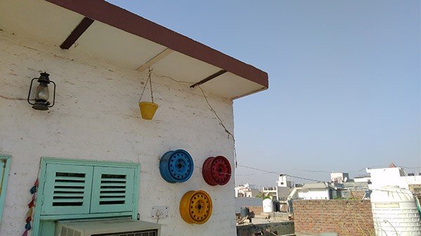 ഡിസ്പ്ലേ: ഒന്നിന് നിറം, അടുത്തതിന് തിളക്കം