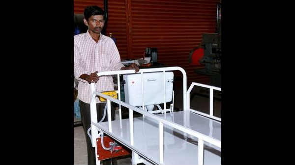 മോട്ട് ബെഡിന്റെ ഓര്ഡറുകളും
