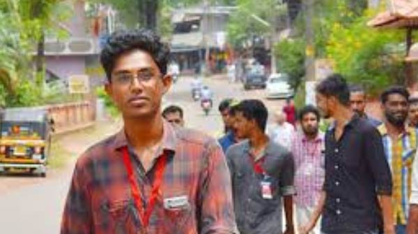 അമ്മയുടെ രണ്ടാം വിവാഹം നടത്തിക്കൊടുത്തത് മകന്‍; വൈറലായി ഫെയ്‌സ്ബുക്ക് 