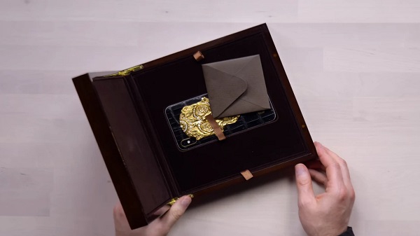 17 ലക്ഷത്തിലധികം വിലയുള്ള ഐഫോൺ ഇതാണ്