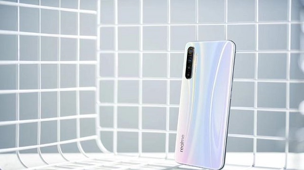730 ജി 30W VOOC ഫാസ്റ്റ് ചാർജിംഗ് പിന്തുണയുമായി റിയൽമി എക്സ് ടി