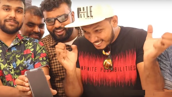 പുതിയ ഐഫോൺ 11-യുമായി കാർത്തിക് സൂര്യ