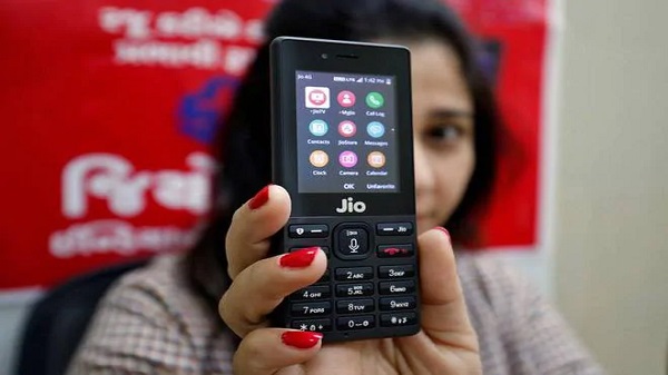 1,500 രൂപയ്ക്ക് റിലയൻസ് ജിയോഫോൺ ഇന്ത്യയിൽ അവതരിപ്പിച്ചിരുന്നു