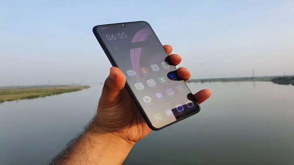 വിവോ Z1x 22.5W ഫാസ്റ്റ് ചാർജിംഗിനെ പിന്തുണയ്ക്കുന്നു