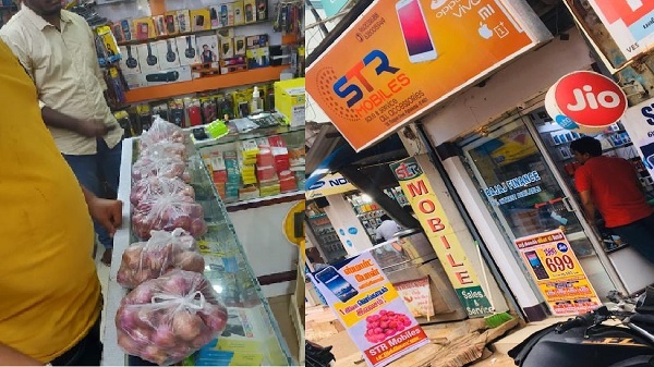 സെയിൽസ് ആന്റ് സർവീസ് സെന്ററായ എസ്ടിആർ മൊബൈൽസ്
