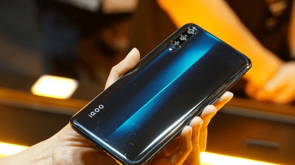 ഇന്ത്യയിൽ iQOO 3 വില, സവിശേഷതകൾ
