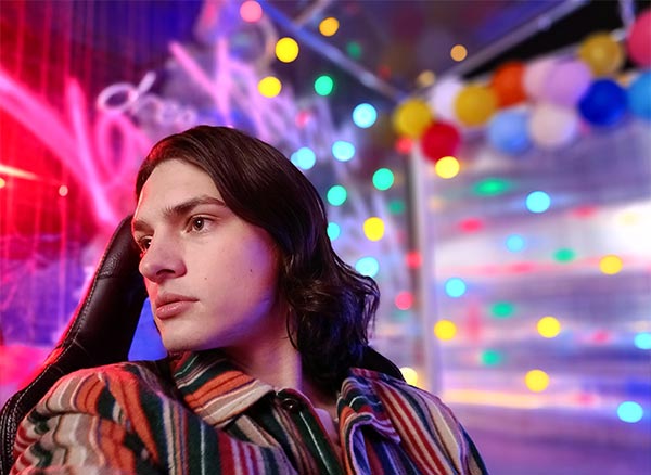 ഓപ്പോ റെനോ7 5ജി: വിലയും സവിശേഷതകളും ഒത്തുചേർന്ന സ്മാർട്ട്ഫോൺ