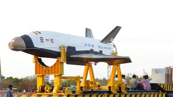 ഐഎസ്ആർഒയുടെ ബഹിരാകാശ വിമാനം നാളെ ഇന്ത്യയിൽ ലാൻഡ് ചെയ്യും