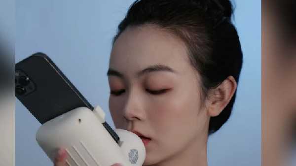 ചുംബനം 'ചൂടോടെ' നൽകാൻ ഉപകരണവുമായി ​ചൈനീസ് വിദ്യാർഥികൾ