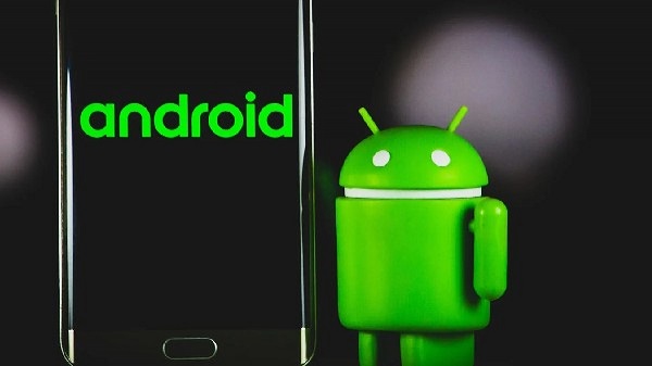 സുരക്ഷ മുൻനിർത്തി പ്രീ ഇൻസ്റ്റാൾഡ് ആപ്പുകളെ പുറത്താക്കാൻ ഇന്ത്യ