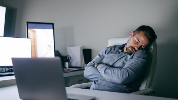 ഉറങ്ങാൻ അവധി തരാം, വേണ്ടെന്ന് പറയരുത്