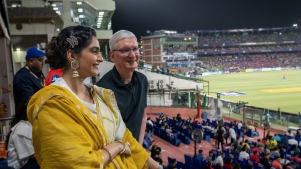 ടിം കുക്കിനെ തിരിച്ചറിയാനാകാതെ ഐപിഎൽ കമന്റേറ്റർമാർ