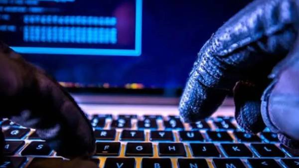 ഗൂഗിളിൽ സെർച്ച് ചെയ്തു; യുവതിക്ക് നഷ്ടമായത് ഒരുലക്ഷം രൂപ