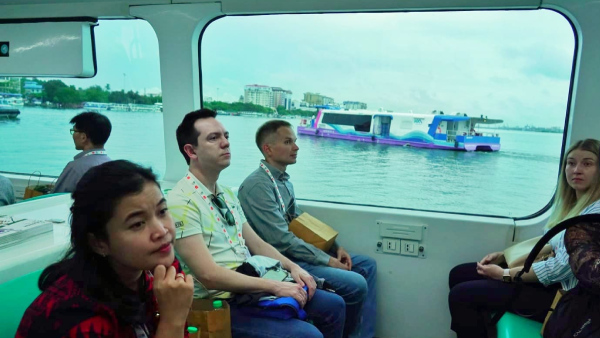 കൊച്ചിയിലെ വാട്ടർ മെട്രോ യാത്രയ്ക്ക് ഇനി 5ജി അ‌കമ്പടിയും