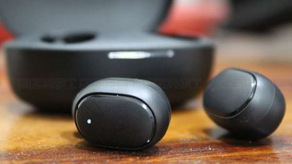 ഇയർബഡുകൾ ഉപയോഗിക്കുന്നവർക്കുള്ള ഡോക്ടറുടെ മുന്നറിയിപ്പ് 