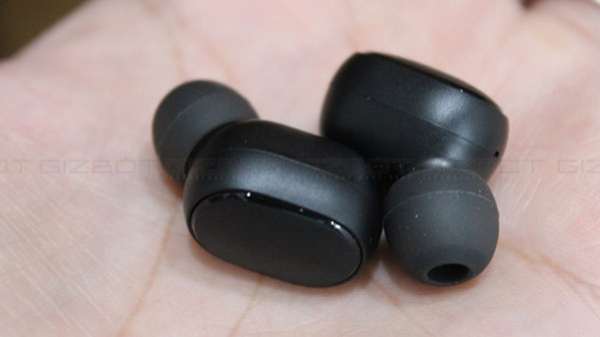 ഇയർബഡുകൾ ഉപയോഗിക്കുന്നവർക്കുള്ള ഡോക്ടറുടെ മുന്നറിയിപ്പ് 