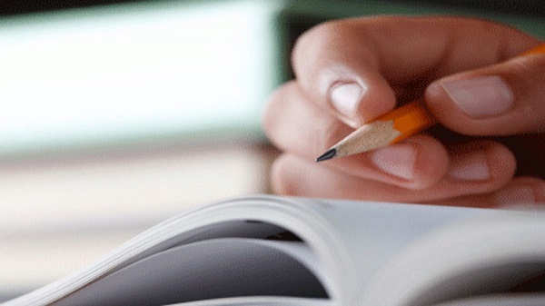 ചാറ്റ്ജിപിടി സഹായംതേടിയ ഏഴാം ക്ലാസുകാരൻ ഒരു വരിയിൽ കുടുങ്ങി ചാറ്റ്ജിപിടി സഹായംതേടിയ ഏഴാം ക്ലാസുകാരൻ ഒരു വരിയിൽ കുടുങ്ങി