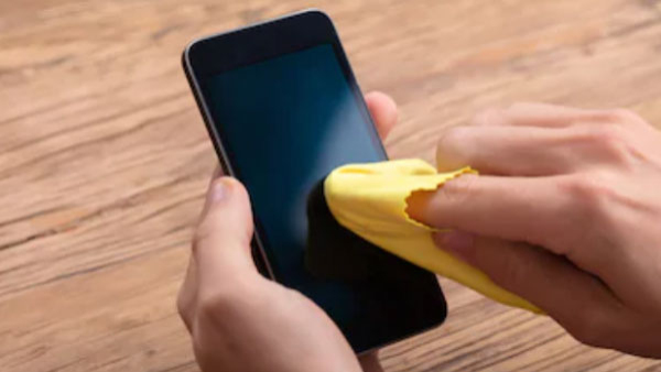 സ്മാർട്ട്​ഫോൺ ​കൈകാര്യം ചെയ്യുമ്പോൾ ഈ 7 കാര്യമെങ്കിലും ശ്രദ്ധിക്കണം