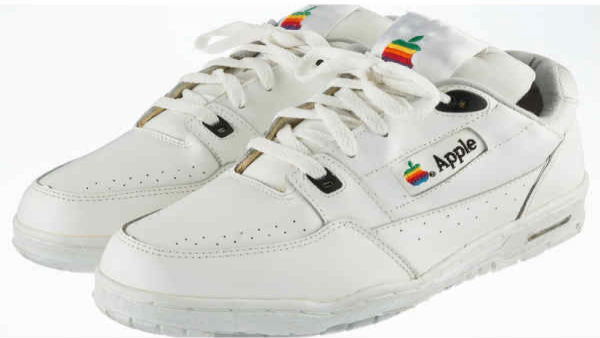 പഴയ ആപ്പിൾ ഷൂ വീണ്ടും കളത്തിൽ