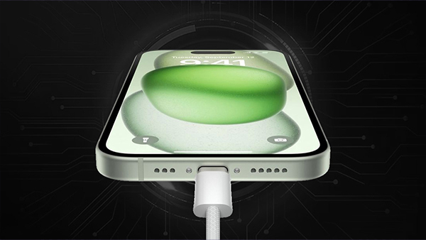 ആൻഡ്രോയിഡ് കേബിളെടുത്ത് ഐഫോൺ 15 പോർട്ടിൽ കുത്തിയാൽ വിവരമറിയും!