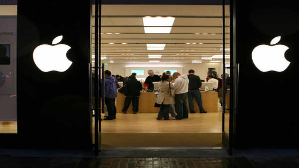 പുതിയ ഐഫോണിനായി വിദ്യാർത്ഥികൾ കൂട്ടമായി കട കൊള്ളയടിച്ചു; വീഡിയോ വൈറൽ പുതിയ ഐഫോണിനായി വിദ്യാർത്ഥികൾ കൂട്ടമായി കട കൊള്ളയടിച്ചു; വീഡിയോ വൈറൽ