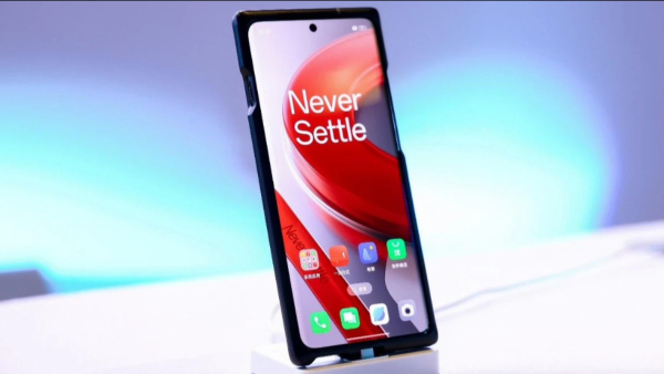 സംശയം ഒന്നും വേണ്ട! ഡിസ്പ്ലേയും ചിപ്സെറ്റും വെളിപ്പെടുത്തി വൺപ്ലസ് 12