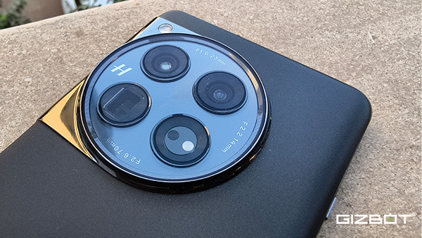 കാത്തിരുന്ന നിമിഷമെത്തി, വൺപ്ലസ് 12 വിൽപ്പന ഇന്നുമുതൽ; വാങ്ങാൻ 4 കാരണം കാത്തിരുന്ന നിമിഷമെത്തി, വൺപ്ലസ് 12 വിൽപ്പന ഇന്നുമുതൽ; വാങ്ങാൻ 4 കാരണം