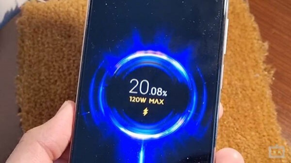 മൊ​ബൈൽഫോൺ ചാർജ് ചെയ്യേണ്ടത് എപ്പോഴാണെന്ന് അ‌റിയാമോ? 