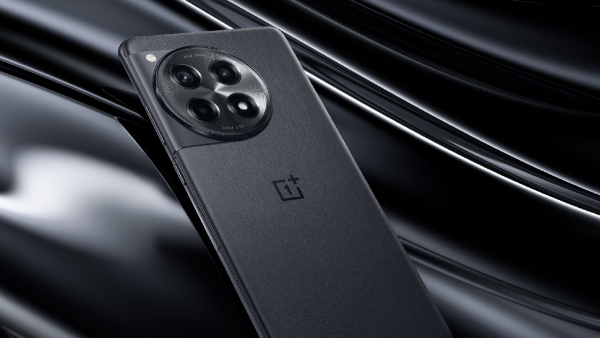 പാതിവിലയ്ക്ക് കിട്ടുന്ന കംപ്ലീറ്റ് പെർഫോമർ! വൺപ്ലസ് 12R  വിട്ടുകളയരുത്