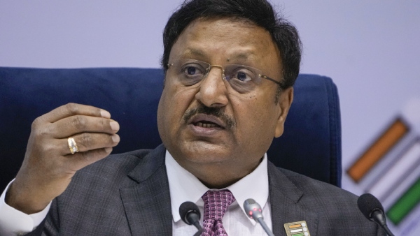 വെയിൽ കൊള്ളേണ്ട, കഷ്ടപ്പെടേണ്ട; ഇത്തവണ വീട്ടിലിരുന്ന് വോട്ട് ചെയ്യാം