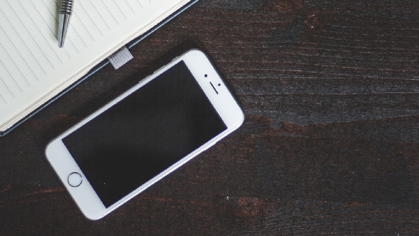 കേന്ദ്ര ബജറ്റ് 2024: മൊ​ബൈലിനും ചാർജറിനും വില കുറയും