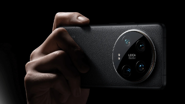 വീണതല്ല, സാംഷ്ടാംഗം പ്രണമിച്ചതാ! മൂക്കും കുത്തി ആപ്പിൾ മൂന്നാമത്